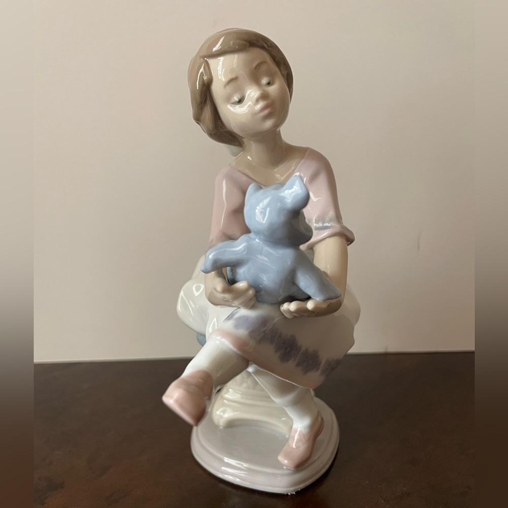 Lladro Girl With Teddy Bear, Best Friend 7620